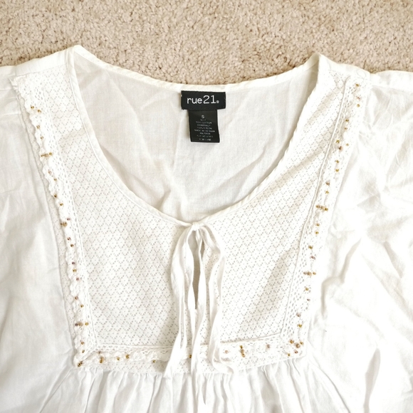 ⭐ 3/$15 ⭐ Rue21 flowy top - Picture 4 of 13